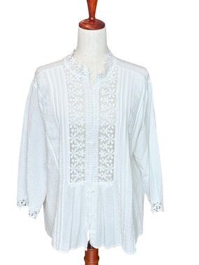 Woman's 3/4 Sleeve White Seersucker - Gauze Lacey Blouse XXL